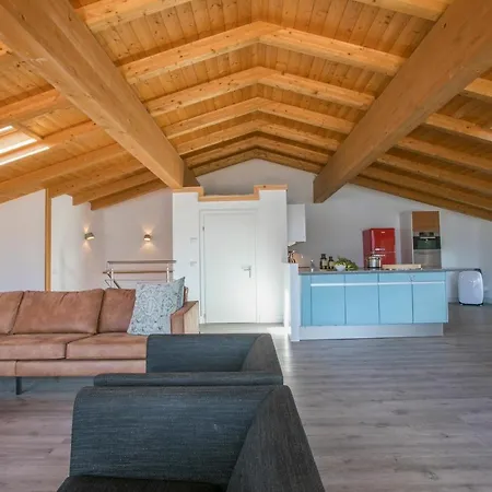 Appartement Cheis Sleeps 6 Cremia