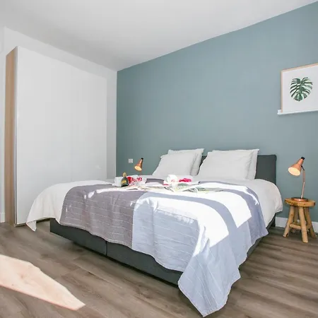 Cheis Sleeps 6 Cremia