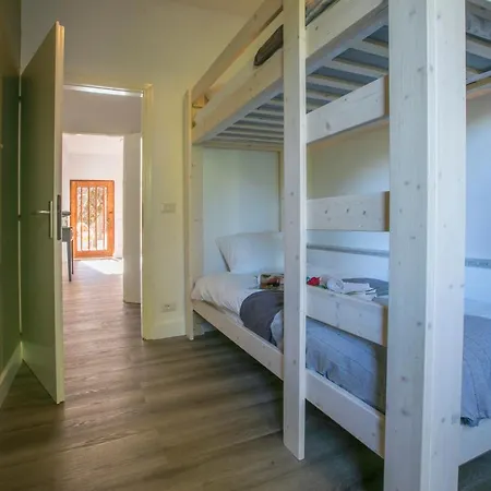 Cheis Sleeps 6